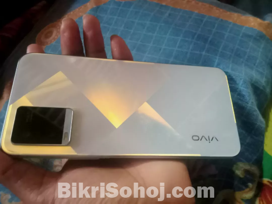 vivo Y21